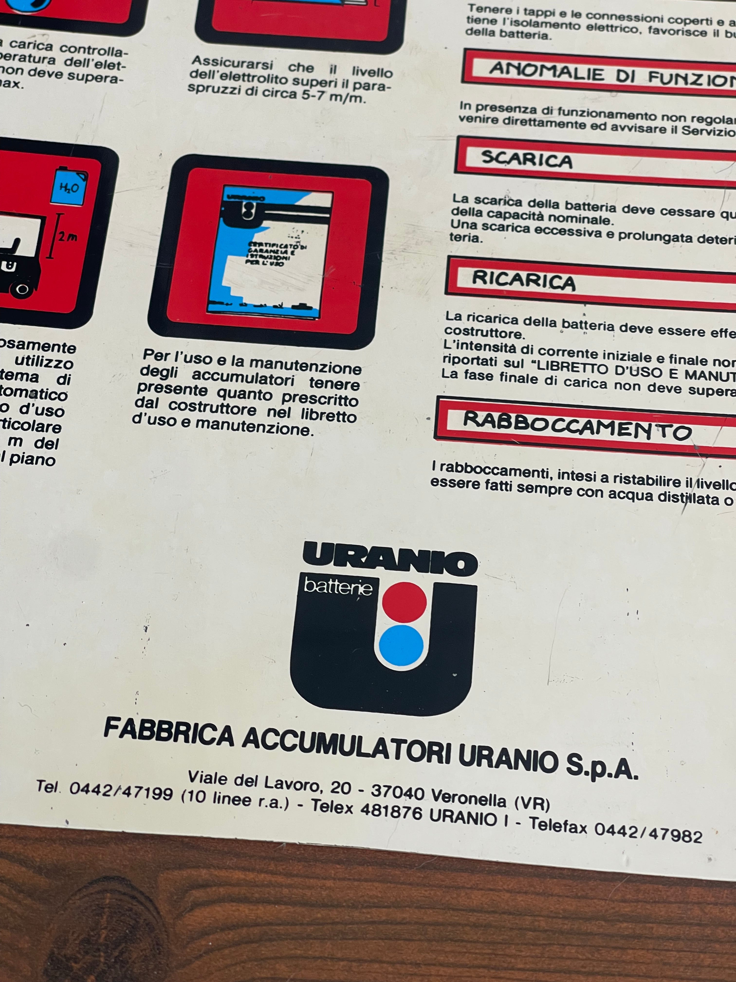 Targa Vintage Officina "Batterie Uranio" – Tabella Istruzioni Plastifica , Anni 70/80