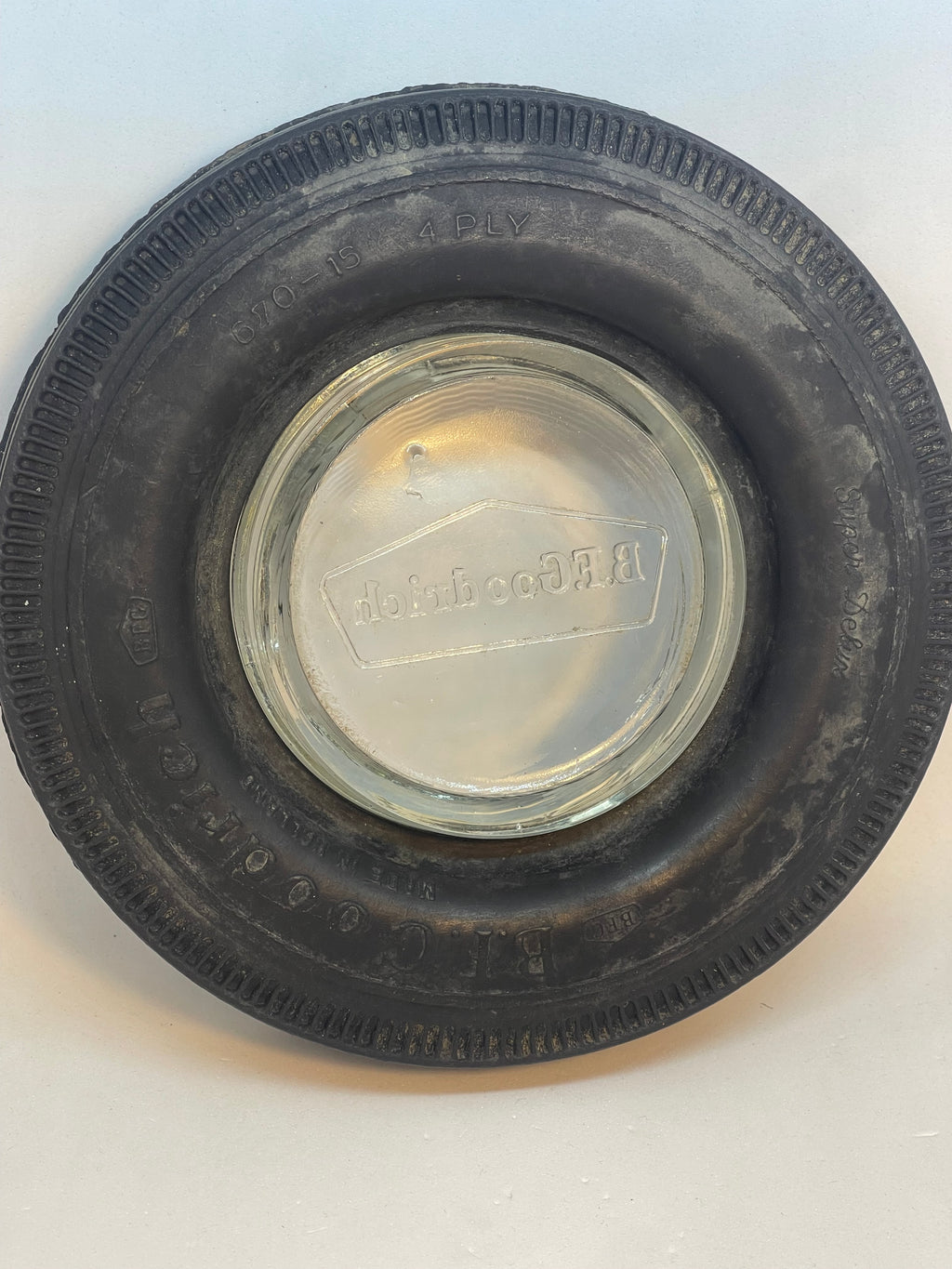 Posacenere Vintage BF Goodrich Anni '60 '70 – Mini Pneumatico in Gomma con Inserto in Vetro