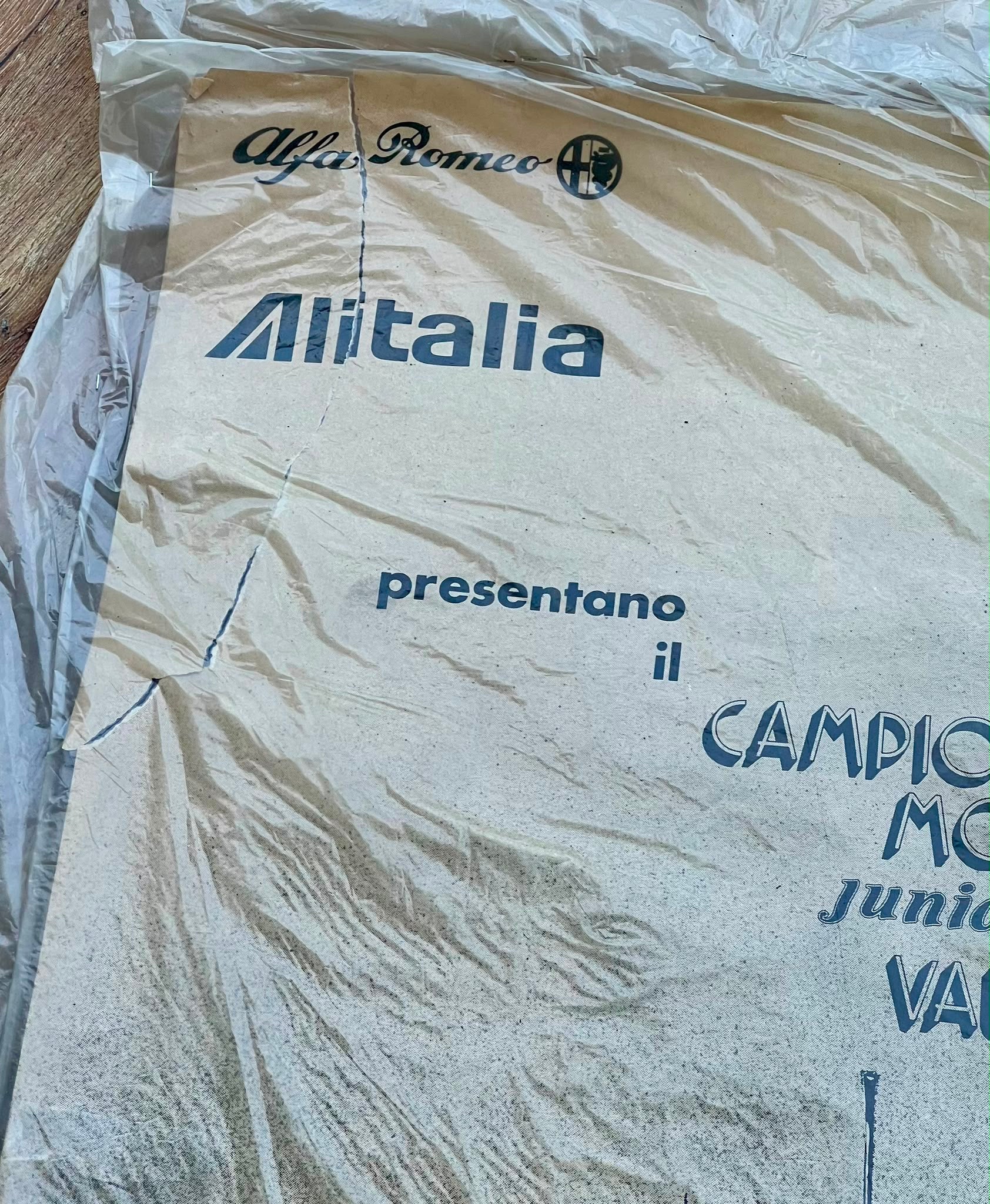 3 Manifesti Vintage Originali Anni '80 – Lotto Collezione Pubblicità e Sport (Coca-Cola, Centrale latte, Vela 1982) pezzo unico
