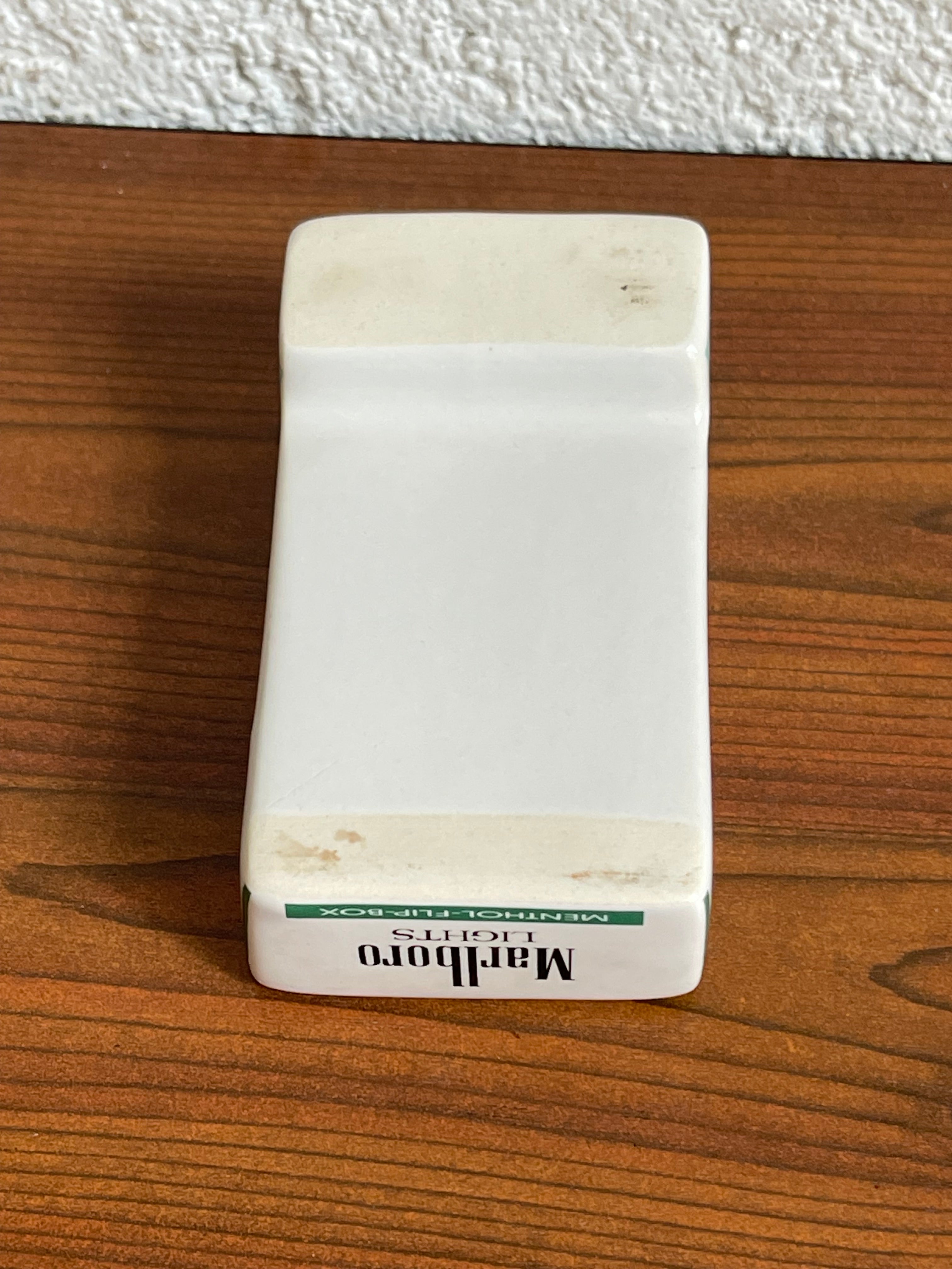 Posacenere Vintage Marlboro Lights in Ceramica – Modello Pacchetto Anni '80/'90