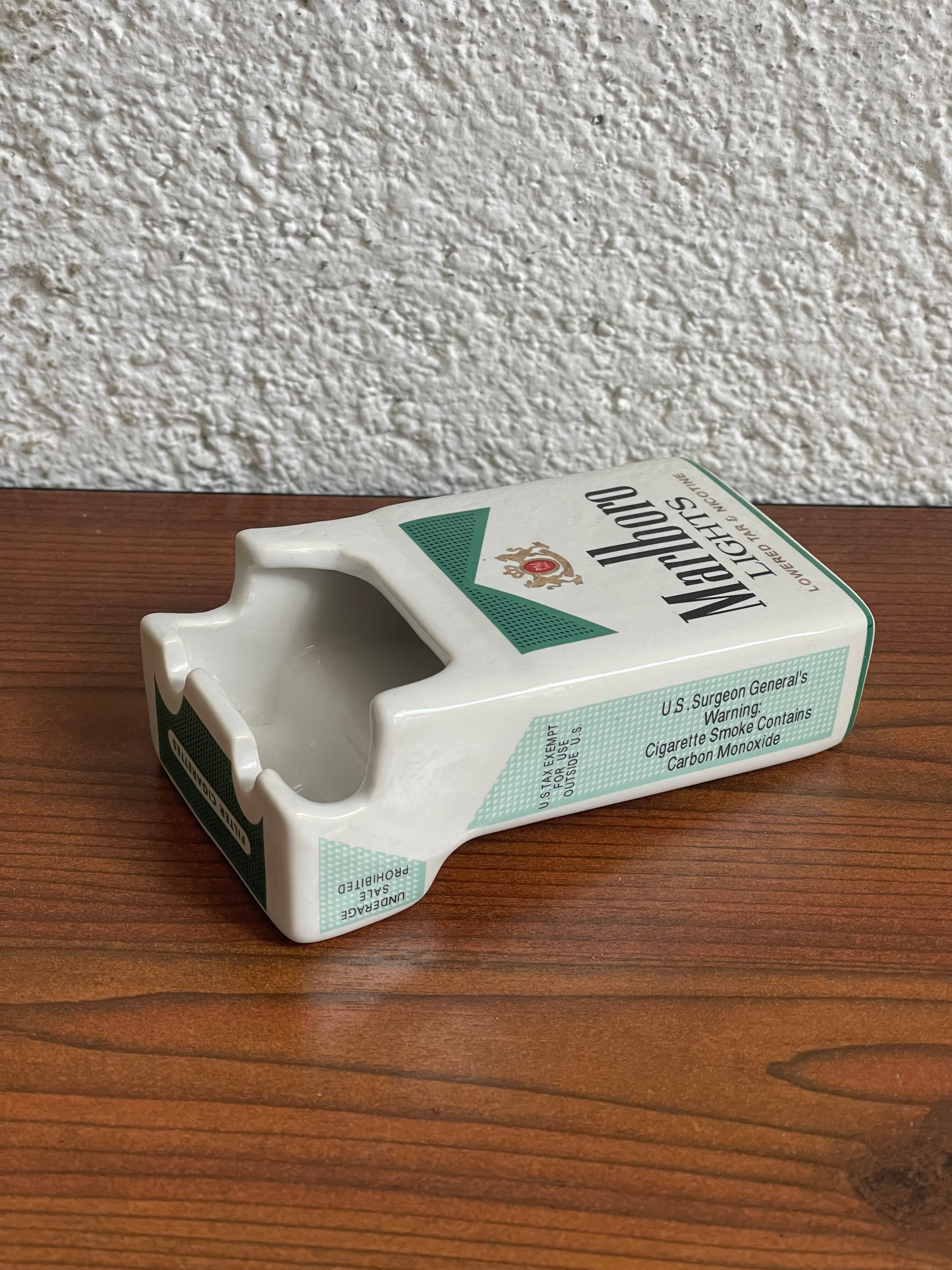 Posacenere Vintage Marlboro Lights in Ceramica – Modello Pacchetto Anni '80/'90