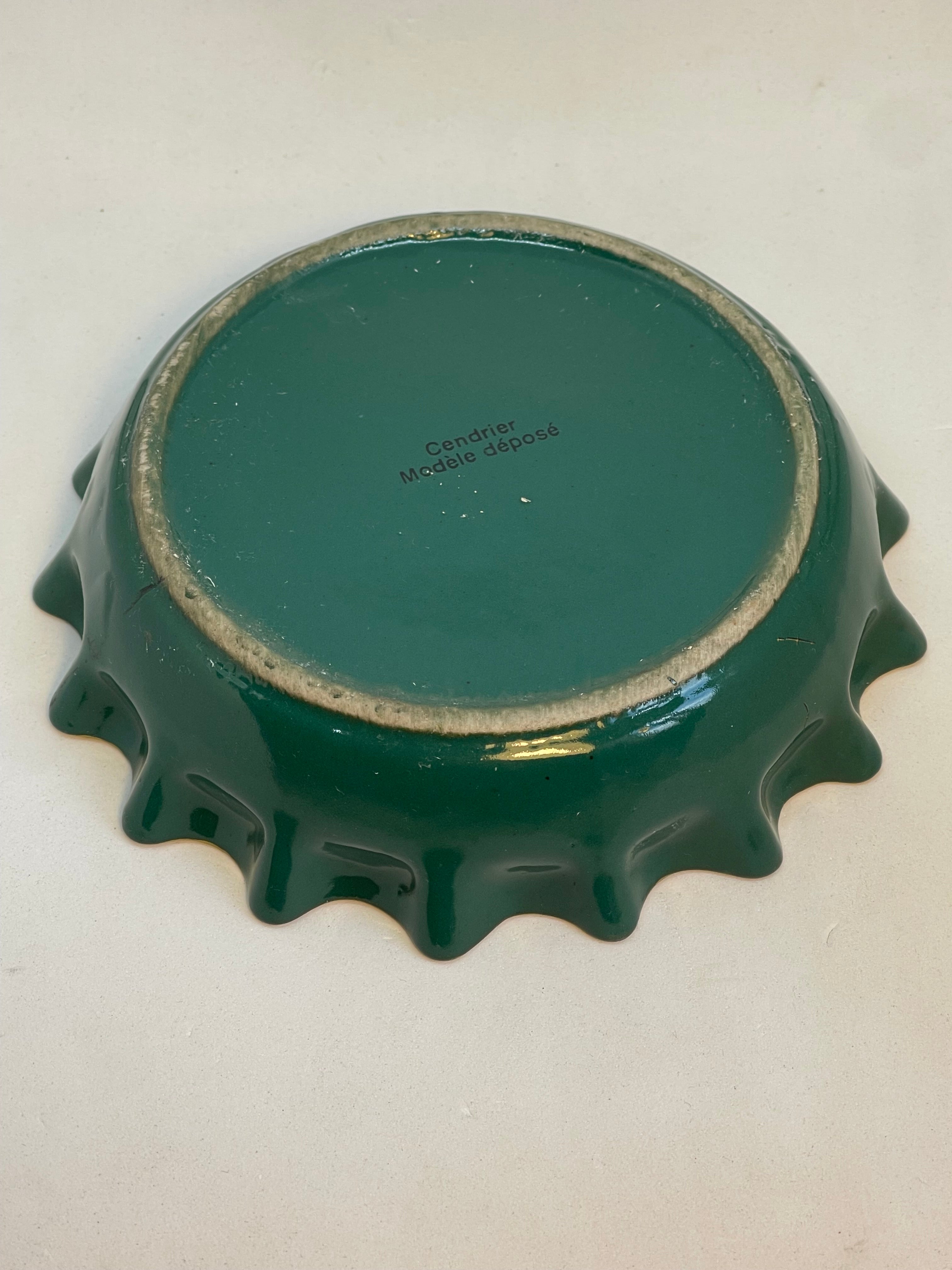 Posacenere Vintage Perrier in Ceramica a Forma di Tappo a Corona – Anni '60/'70