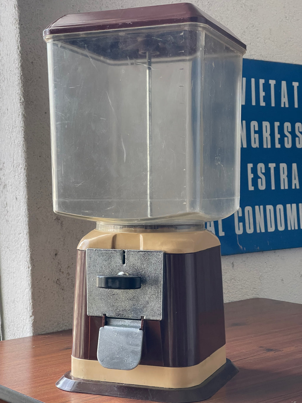 Distributore Automatico Vintage Anni '70 | Dispenser Caramelle e Noccioline Funzionante con Monete da 500 Lire (2 Monete Incluse) pezzo unico