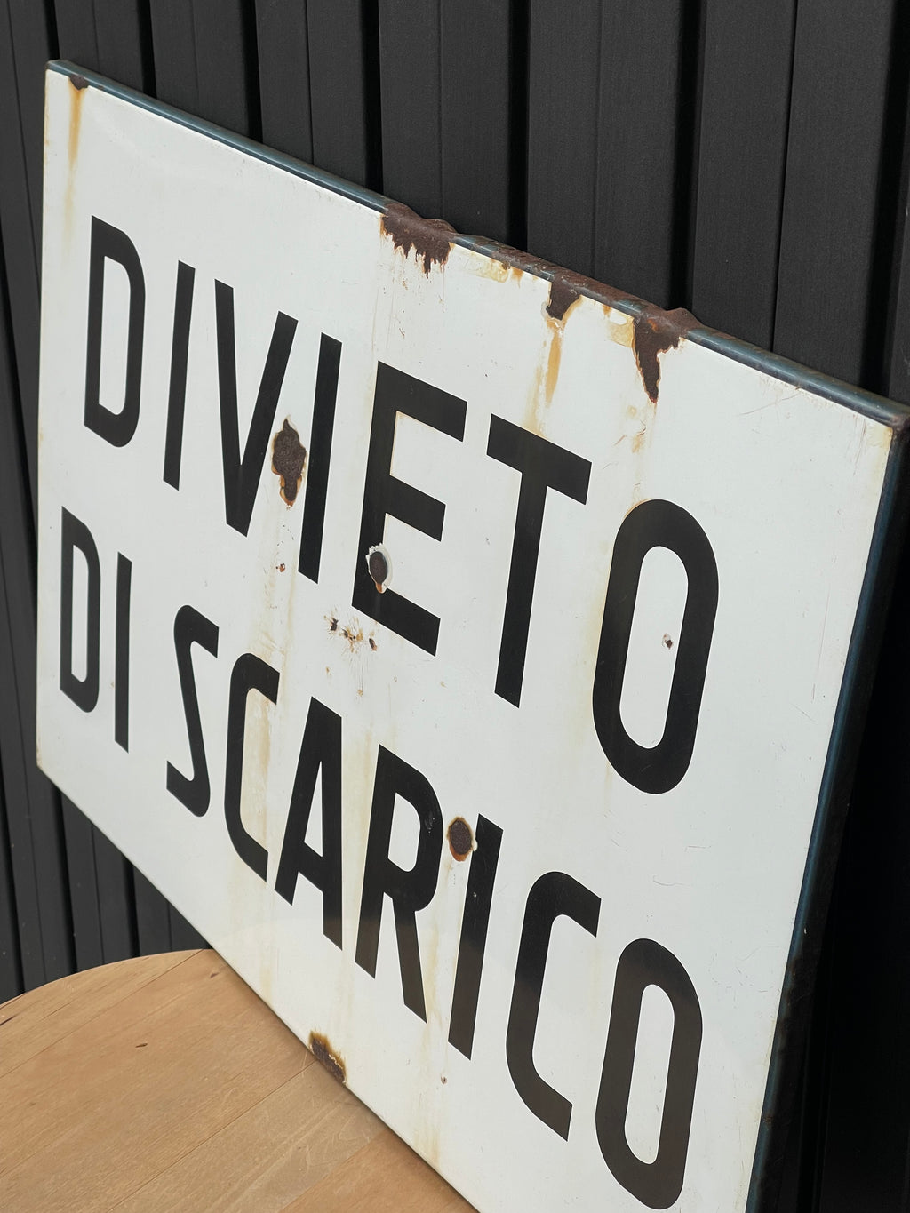Cartello Stradale Vintage "Divieto di Scarico" – Insegna in Metallo Smaltato Anni '50/'60 Modernariato Industriale