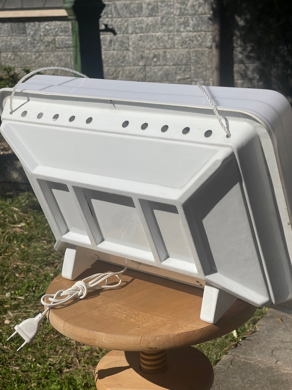 Insegna Luminosa Vintage "Calderoni Fratelli" – Marchio Trinox Depositato – Elemento di Modernariato Anni '70/'80