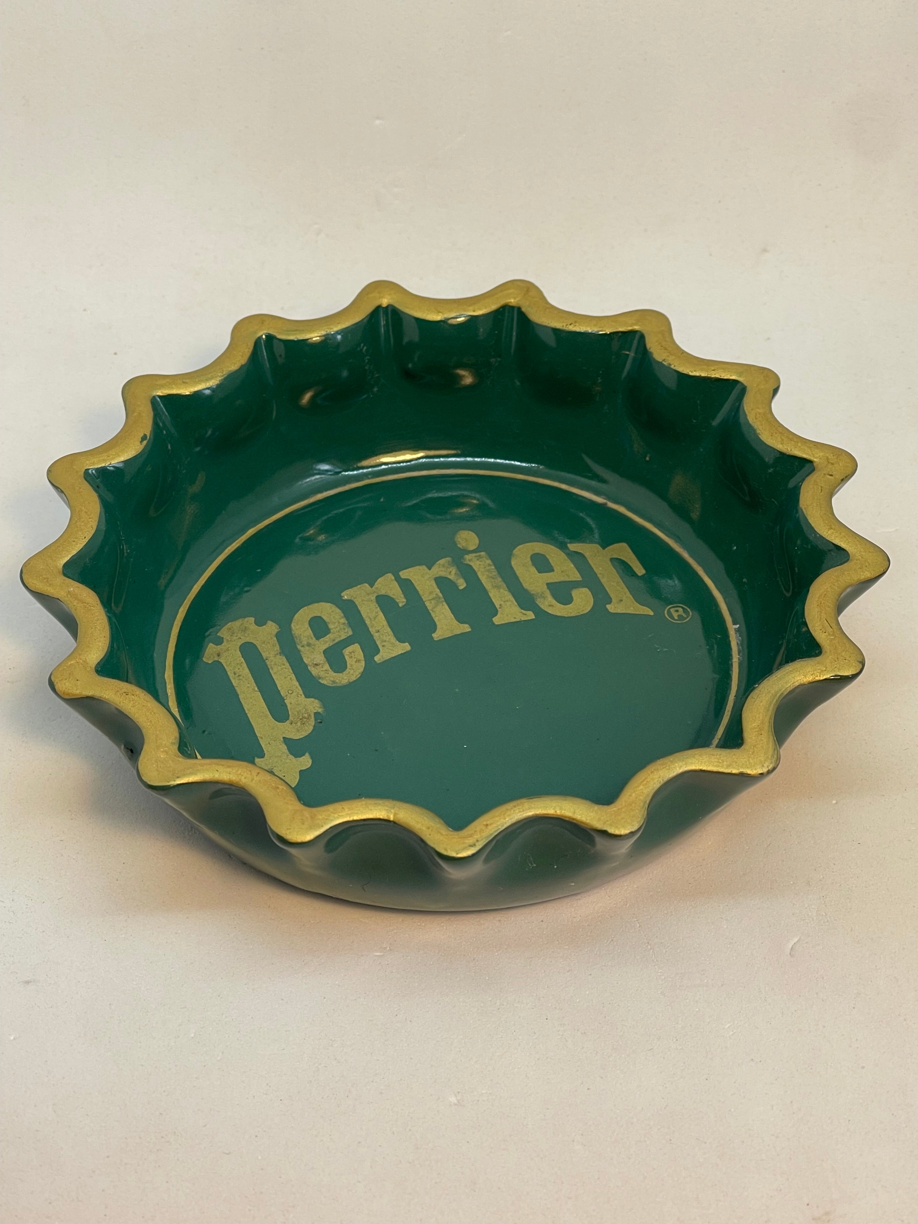 Posacenere Vintage Perrier in Ceramica a Forma di Tappo a Corona – Anni '60/'70
